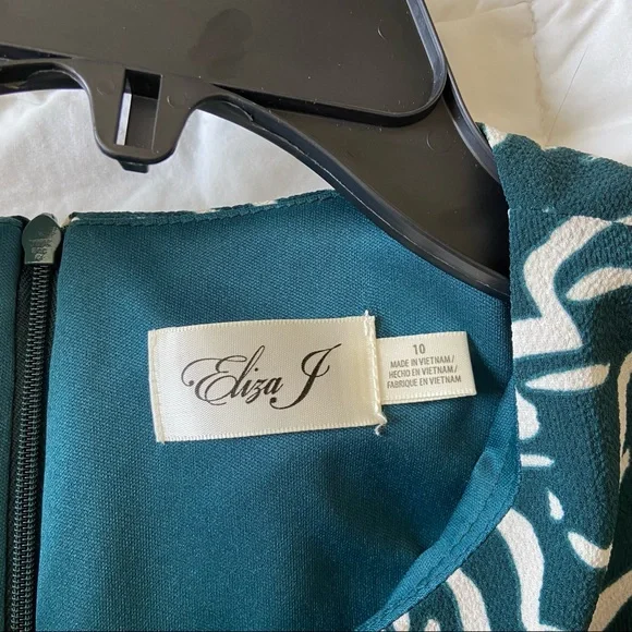 Nordstrom Rack Dress, Size 10. Like new. Worn once. It has pockets!!! - Picture 7 of 9